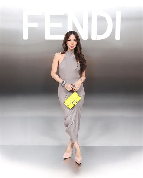 heart evangelista nip slip|Heart Evangelista Wears Braless Fendi Outfit at Paris Fashion。